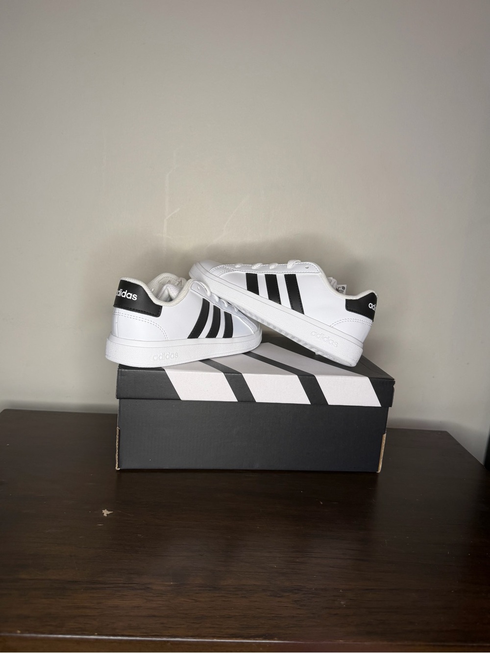 Adidas grand court 2.0K